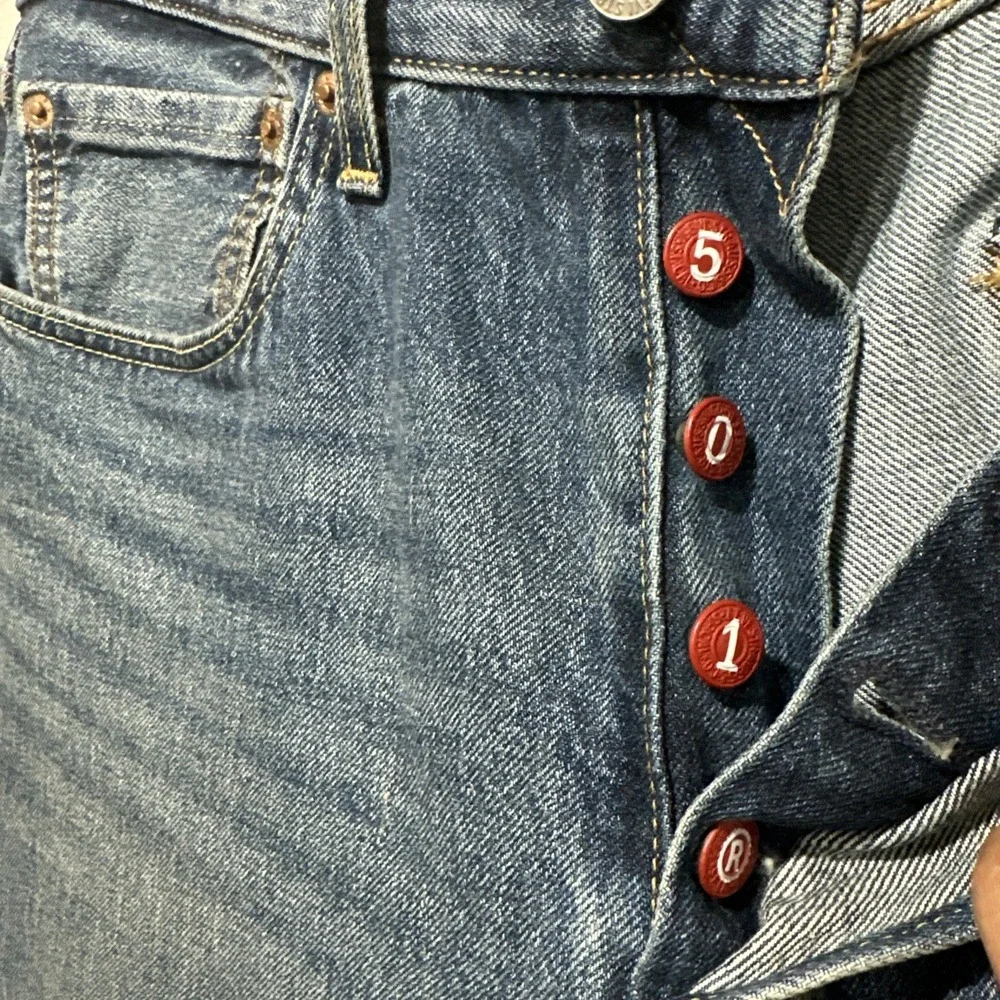 Rare Levi's 501 Premium‎ Straight Denim Jeans Blue Sz 31 Batwing Red Button Fly
